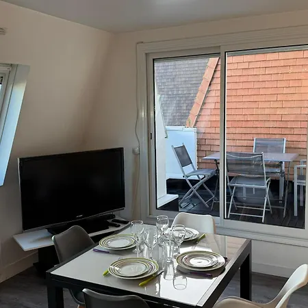 Apartmán 2 Pieces Avec Balcon, Parking, Internet Et Animaux Acceptes A - Fr-1-487-375 *