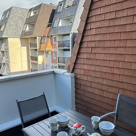 2 Pieces Avec Balcon, Parking, Internet Et Animaux Acceptes A - Fr-1-487-375 Διαμέρισμα Cabourg