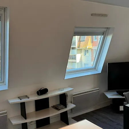 Apartmán 2 Pieces Avec Balcon, Parking, Internet Et Animaux Acceptes A - Fr-1-487-375 Cabourg